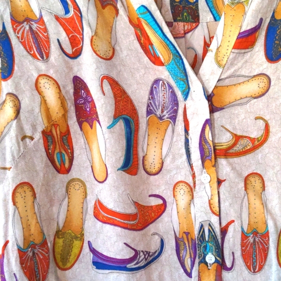 Anany funky lightweight button down blouse, fairytale shoe pattern, size L - Picture 4 of 6